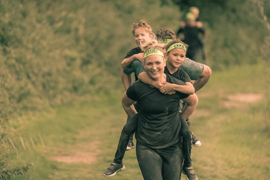 Running with children 1024x684 Reduced to 80%